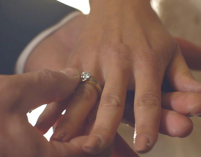 Hægri hlið fyrir hringinn